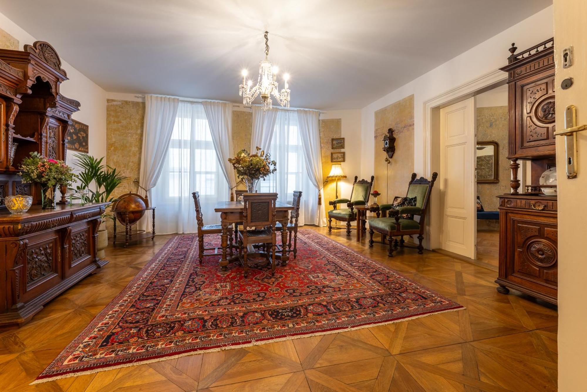 King's Royal In Centre Praha
